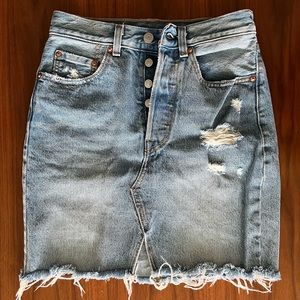 Levi’s Premium Denim mini skirt ; Size 24